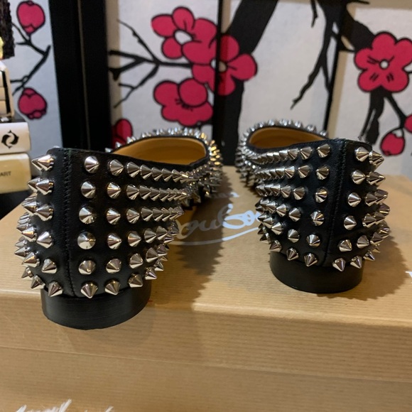 Just WOW! Christian Louboutin EUC BaBa Spikes flat Napa. - Picture 4 of 8